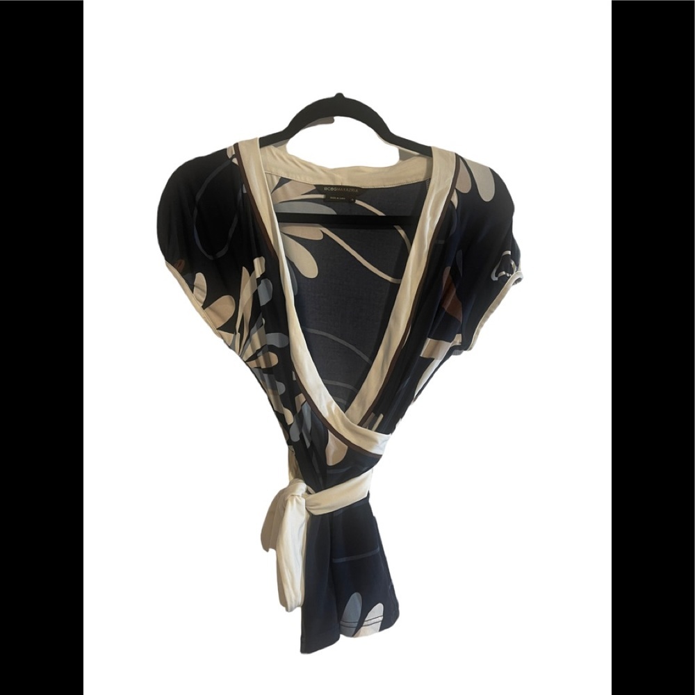 Like New BCBG Maxazria Tie Wrap Blouse Sz S